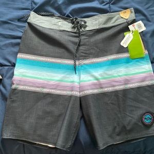 Quicksilver swim size 29 mid length 19 inch